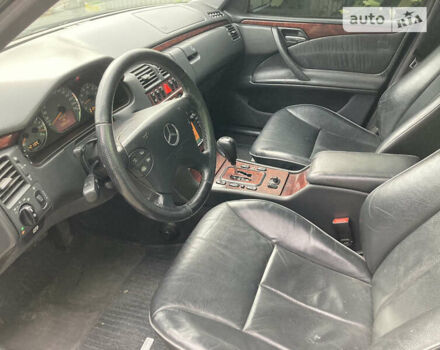 Мерседес Е-Клас, об'ємом двигуна 2 л та пробігом 338 тис. км за 4500 $, фото 6 на Automoto.ua