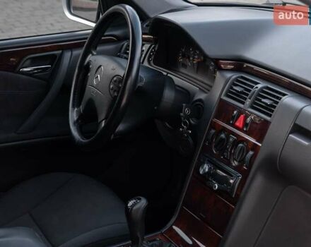 Мерседес Е-Класс, объемом двигателя 2.7 л и пробегом 235 тыс. км за 8999 $, фото 143 на Automoto.ua