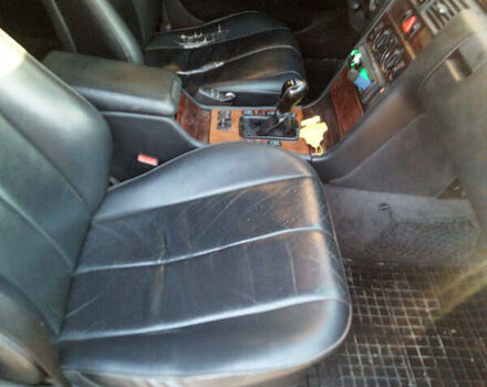 Мерседес Е-Класс 2001 в Бережанах на Automoto.ua Мерседес Е-Класс, объемом двигателя 2 л и пробегом 300 тыс. км за 1700 $, фото 10 на Automoto.ua