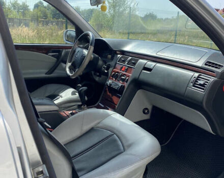 Мерседес Е-Клас, об'ємом двигуна 2 л та пробігом 390 тис. км за 3700 $, фото 3 на Automoto.ua