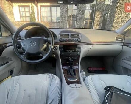 Мерседес Е-Класс, объемом двигателя 2.2 л и пробегом 345 тыс. км за 8000 $, фото 1 на Automoto.ua