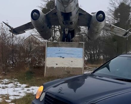 Мерседес Е-Класс, объемом двигателя 2.2 л и пробегом 300 тыс. км за 1300 $, фото 4 на Automoto.ua