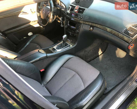 Мерседес Е-Класс, объемом двигателя 3.2 л и пробегом 403 тыс. км за 5800 $, фото 4 на Automoto.ua
