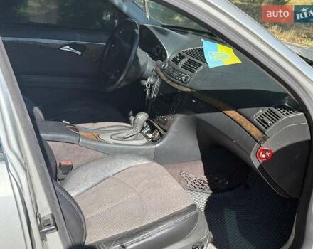 Мерседес Е-Класс, объемом двигателя 2.7 л и пробегом 395 тыс. км за 3235 $, фото 4 на Automoto.ua