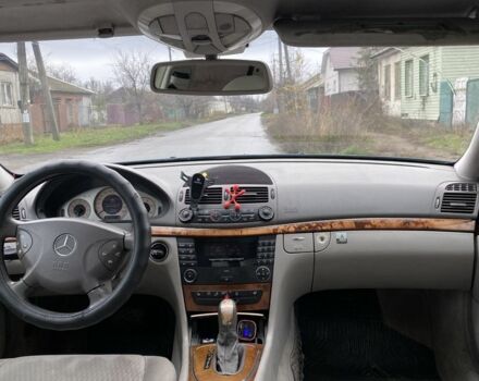 Мерседес Е-Класс, объемом двигателя 2.2 л и пробегом 321 тыс. км за 2450 $, фото 6 на Automoto.ua