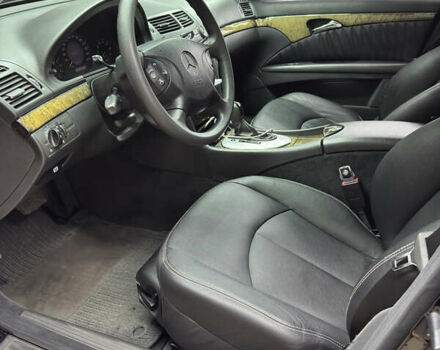 Мерседес Е-Клас, об'ємом двигуна 1.8 л та пробігом 253 тис. км за 8999 $, фото 5 на Automoto.ua