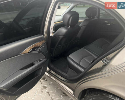 Мерседес Е-Класс, объемом двигателя 2.2 л и пробегом 212 тыс. км за 9300 $, фото 10 на Automoto.ua