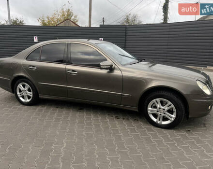 Мерседес Е-Класс, объемом двигателя 2.2 л и пробегом 212 тыс. км за 9300 $, фото 2 на Automoto.ua