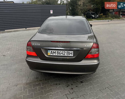 Мерседес Е-Класс, объемом двигателя 2.2 л и пробегом 212 тыс. км за 9300 $, фото 4 на Automoto.ua