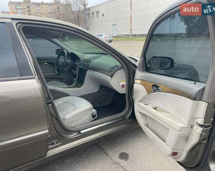 Мерседес Е-Класс, объемом двигателя 1.8 л и пробегом 212 тыс. км за 6800 $, фото 6 на Automoto.ua