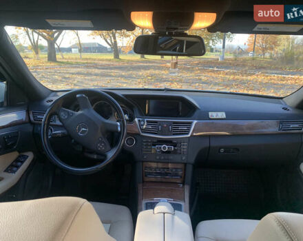 Мерседес Е-Класс, объемом двигателя 3.5 л и пробегом 270 тыс. км за 12900 $, фото 14 на Automoto.ua