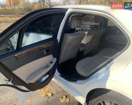 Мерседес Е-Класс, объемом двигателя 3.5 л и пробегом 270 тыс. км за 12900 $, фото 11 на Automoto.ua