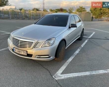 Мерседес Е-Класс, объемом двигателя 2.14 л и пробегом 319 тыс. км за 13500 $, фото 3 на Automoto.ua