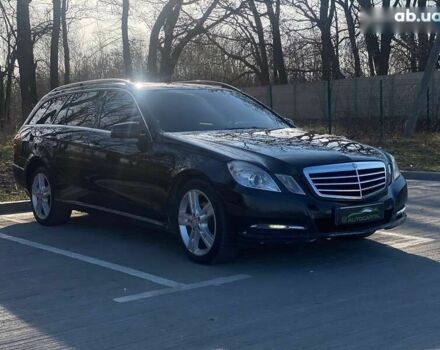 Мерседес Е-Класс, объемом двигателя 2.1 л и пробегом 298 тыс. км за 11490 $, фото 2 на Automoto.ua