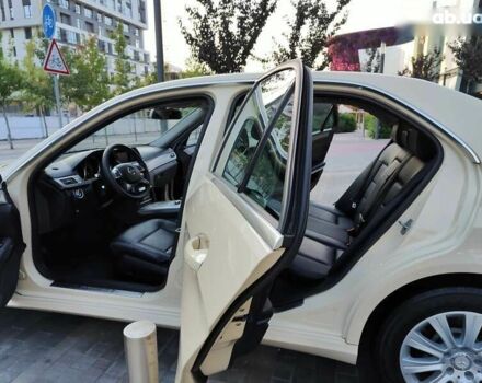 Мерседес Е-Класс, объемом двигателя 2.2 л и пробегом 450 тыс. км за 8990 $, фото 5 на Automoto.ua