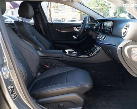 Мерседес Е-Класс, объемом двигателя 2 л и пробегом 80 тыс. км за 28900 $, фото 22 на Automoto.ua