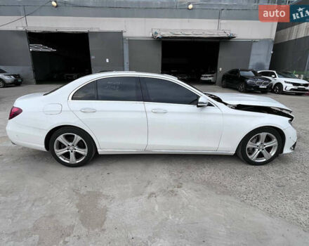 Мерседес Е-Клас, об'ємом двигуна 1.95 л та пробігом 150 тис. км за 20000 $, фото 10 на Automoto.ua