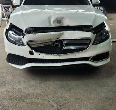 Мерседес Е-Клас, об'ємом двигуна 1.95 л та пробігом 150 тис. км за 20000 $, фото 34 на Automoto.ua