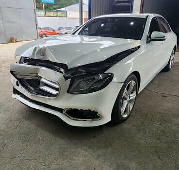 Мерседес Е-Клас, об'ємом двигуна 1.95 л та пробігом 150 тис. км за 20000 $, фото 41 на Automoto.ua