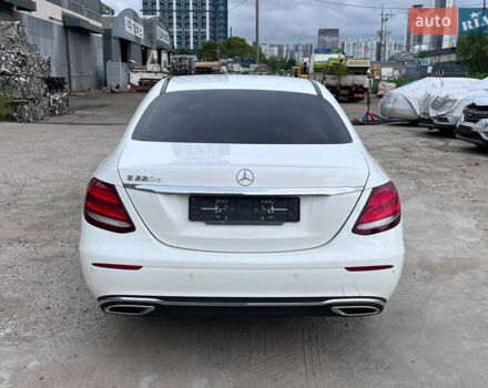 Мерседес Е-Клас, об'ємом двигуна 1.95 л та пробігом 150 тис. км за 20000 $, фото 9 на Automoto.ua