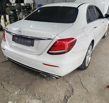 Мерседес Е-Клас, об'ємом двигуна 1.95 л та пробігом 150 тис. км за 20000 $, фото 37 на Automoto.ua