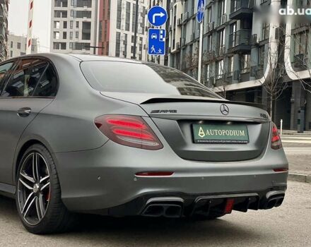 Мерседес Е-Клас, об'ємом двигуна 4 л та пробігом 55 тис. км за 72990 $, фото 5 на Automoto.ua