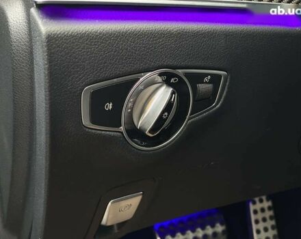 Мерседес Е-Клас, об'ємом двигуна 4 л та пробігом 55 тис. км за 72990 $, фото 24 на Automoto.ua