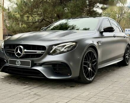 Мерседес Е-Класс, объемом двигателя 4 л и пробегом 17 тыс. км за 97000 $, фото 3 на Automoto.ua