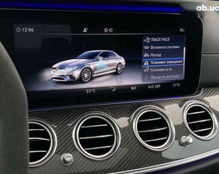 Мерседес Е-Клас, об'ємом двигуна 4 л та пробігом 55 тис. км за 72990 $, фото 28 на Automoto.ua