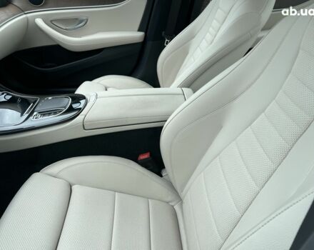 Мерседес Е-Класс, объемом двигателя 2 л и пробегом 26 тыс. км за 49884 $, фото 28 на Automoto.ua
