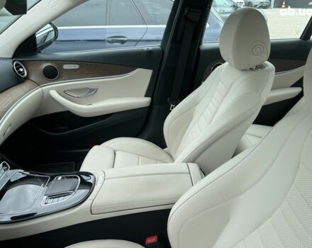 Мерседес Е-Класс, объемом двигателя 2 л и пробегом 26 тыс. км за 49884 $, фото 33 на Automoto.ua