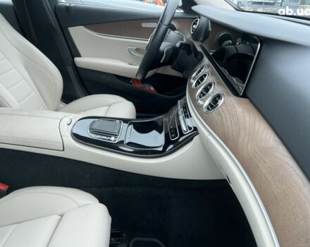 Мерседес Е-Класс, объемом двигателя 2 л и пробегом 26 тыс. км за 49884 $, фото 22 на Automoto.ua