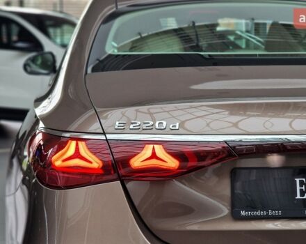 Мерседес Е-Класс, объемом двигателя 1.99 л и пробегом 0 тыс. км за 98707 $, фото 4 на Automoto.ua