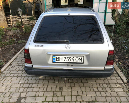 Мерседес Е-Класс, объемом двигателя 2.5 л и пробегом 344 тыс. км за 3150 $, фото 8 на Automoto.ua
