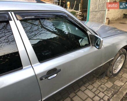 Мерседес Е-Класс, объемом двигателя 2.5 л и пробегом 344 тыс. км за 3150 $, фото 3 на Automoto.ua