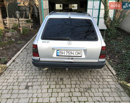 Мерседес Е-Класс, объемом двигателя 2.5 л и пробегом 344 тыс. км за 3150 $, фото 20 на Automoto.ua