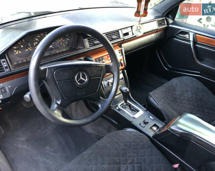 Мерседес Е-Класс, объемом двигателя 2.5 л и пробегом 344 тыс. км за 3150 $, фото 17 на Automoto.ua