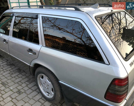 Мерседес Е-Класс, объемом двигателя 2.5 л и пробегом 344 тыс. км за 3150 $, фото 14 на Automoto.ua