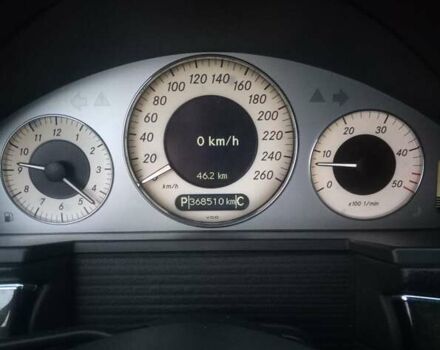 Мерседес Е-Класс, объемом двигателя 3.2 л и пробегом 280 тыс. км за 10000 $, фото 3 на Automoto.ua