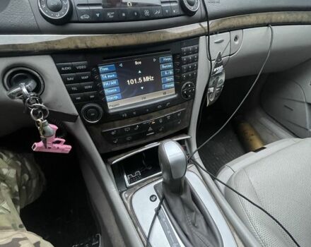 Мерседес Е-Класс, объемом двигателя 3.2 л и пробегом 305 тыс. км за 4200 $, фото 2 на Automoto.ua