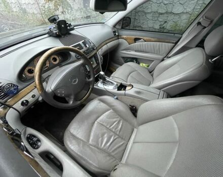 Мерседес Е-Класс, объемом двигателя 3.2 л и пробегом 305 тыс. км за 4200 $, фото 5 на Automoto.ua