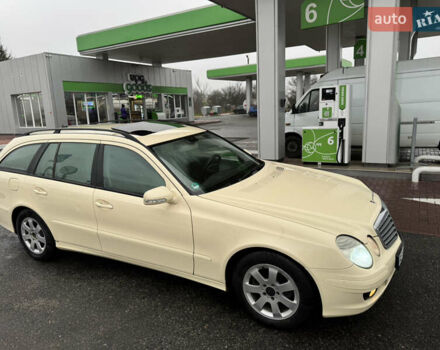 Мерседес Е-Класс, объемом двигателя 2.2 л и пробегом 265 тыс. км за 5500 $, фото 1 на Automoto.ua