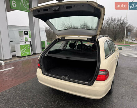 Мерседес Е-Класс, объемом двигателя 2.2 л и пробегом 265 тыс. км за 5500 $, фото 4 на Automoto.ua