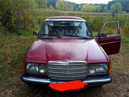 Мерседес Е-Класс 1984 в Черкассах на Automoto.ua Мерседес Е-Класс, объемом двигателя 2.4 л и пробегом 0 тыс. км за 1500 $, фото 1 на Automoto.ua