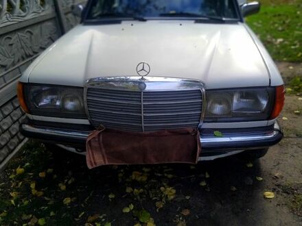 Мерседес Е-Класс, объемом двигателя 2 л и пробегом 52 тыс. км за 2000 $, фото 1 на Automoto.ua