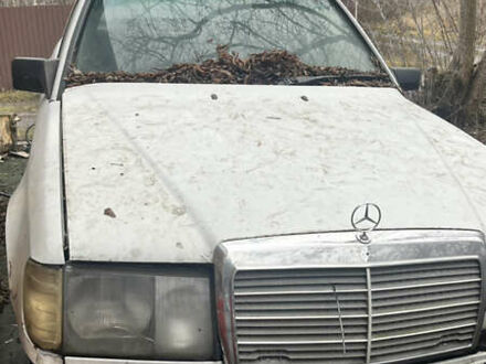 Мерседес Е-Клас, об'ємом двигуна 0 л та пробігом 200 тис. км за 500 $, фото 1 на Automoto.ua