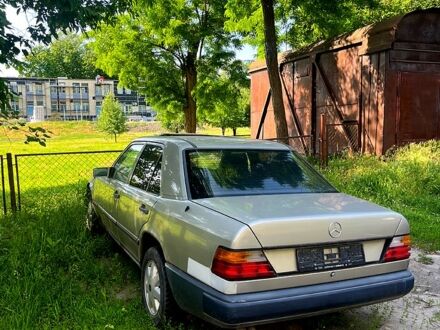 Мерседес Е-Клас 1989 у Полтаві на Automoto.ua Мерседес Е-Клас, об'ємом двигуна 2.6 л та пробігом 0 тис. км за 800 $, фото 1 на Automoto.ua