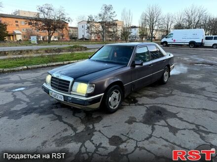 Мерседес Е-Клас, об'ємом двигуна 2 л та пробігом 214 тис. км за 1350 $, фото 1 на Automoto.ua