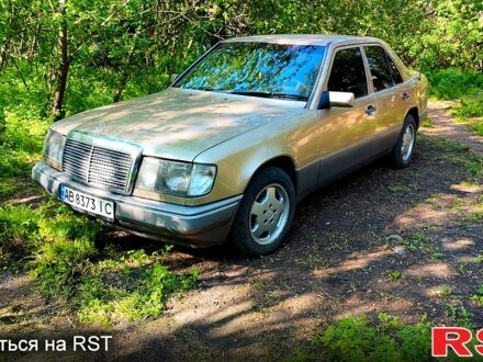 Мерседес Е-Класс 1990 в Межевой на Automoto.ua Мерседес Е-Класс, объемом двигателя 3 л и пробегом 450 тыс. км за 3500 $, фото 1 на Automoto.ua