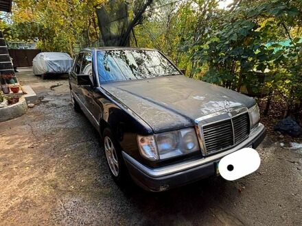 Мерседес Е-Класс, объемом двигателя 2.3 л и пробегом 500 тыс. км за 1550 $, фото 1 на Automoto.ua